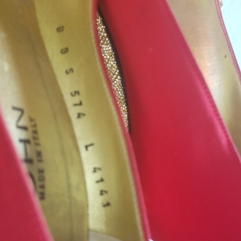 Shoes - Picture 7 of 8